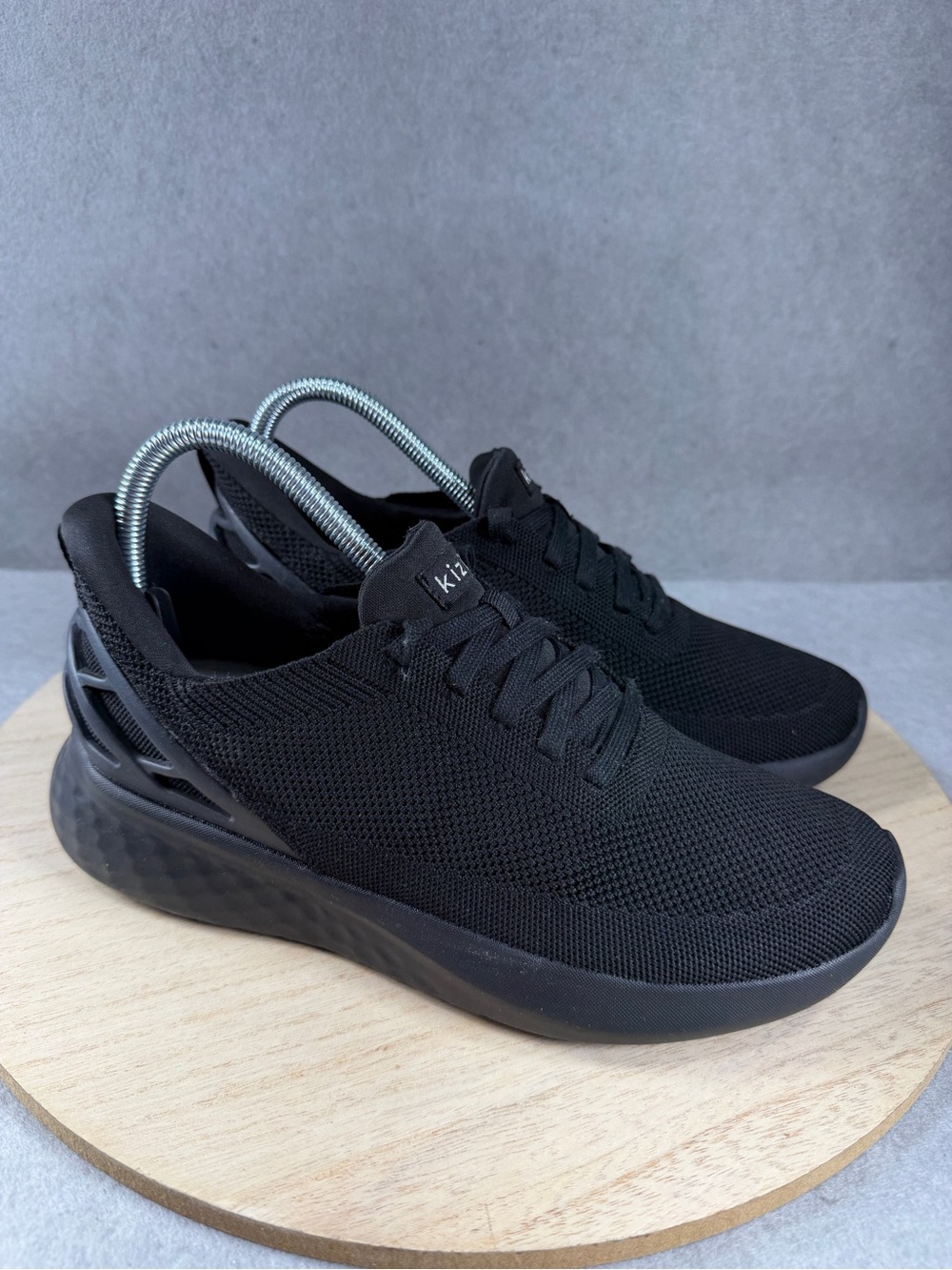 Kizik Athens Blackout Hands Free Slip On Knit Sneakers Men 7 Women 8.5